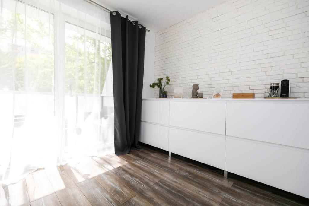 Alure Residences 1 & 24H Self Check-In, Free Parking In Front Of The Apartment Building, New Building, Terrace, Cafe With Breakfast In The Apartment Building, Next To The Aqua Park Banská Bystrica Exterior foto