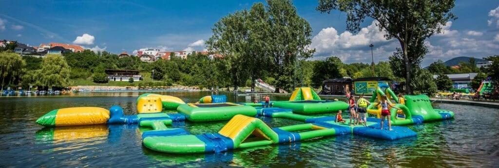 Alure Residences 1 & 24H Self Check-In, Free Parking In Front Of The Apartment Building, New Building, Terrace, Cafe With Breakfast In The Apartment Building, Next To The Aqua Park Banská Bystrica Exterior foto
